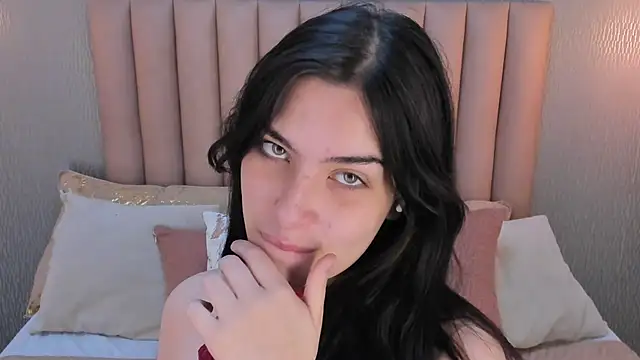 Alexa Thaylor  online show from 09/17/25, 02:19