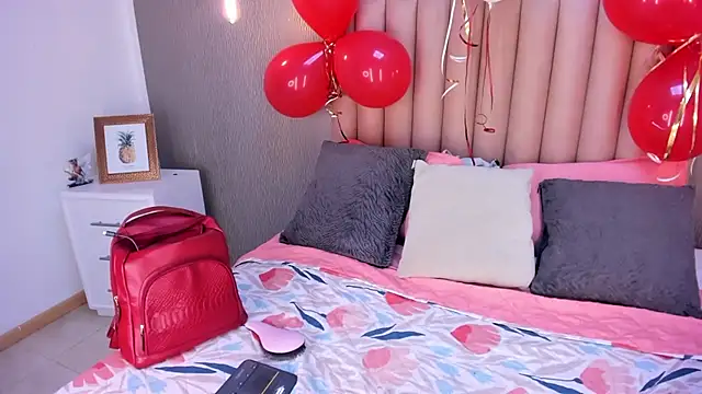 Alexa Thaylor  online show from 02/24/25, 05:20