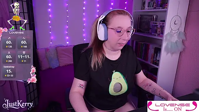 Snapshot of JustKerry chatting on 10/26/25, 09:10 JustKerry online show from 10/26/25, 09:10