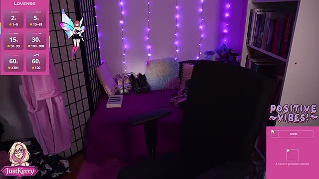 Snapshot of JustKerry chatting on 10/24/25, 08:35 JustKerry online show from 10/24/25, 08:35