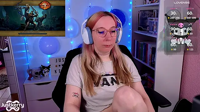 Snapshot of JustKerry chatting on 11/21/25, 10:03 JustKerry online show from 11/21/25, 10:03