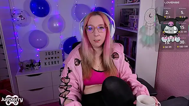 Snapshot of JustKerry chatting on 11/18/25, 10:07 JustKerry online show from 11/18/25, 10:07