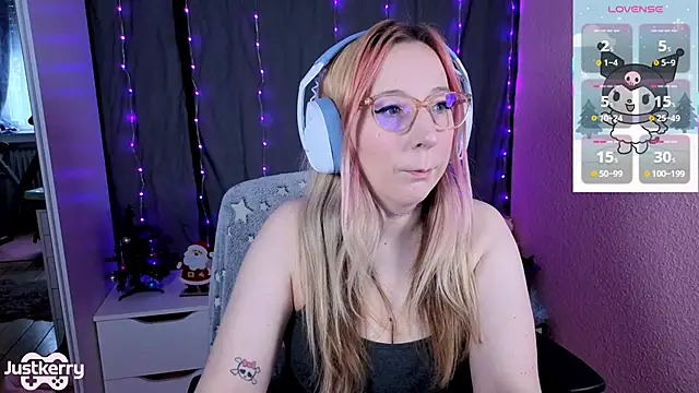 Snapshot of JustKerry chatting on 12/02/25, 09:55 JustKerry online show from 12/02/25, 09:55