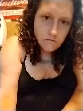 Snapshot of MissMagicMushroom chatting on 09/18/25, 02:09 MissMagicMushroom online show from 09/18/25, 02:09