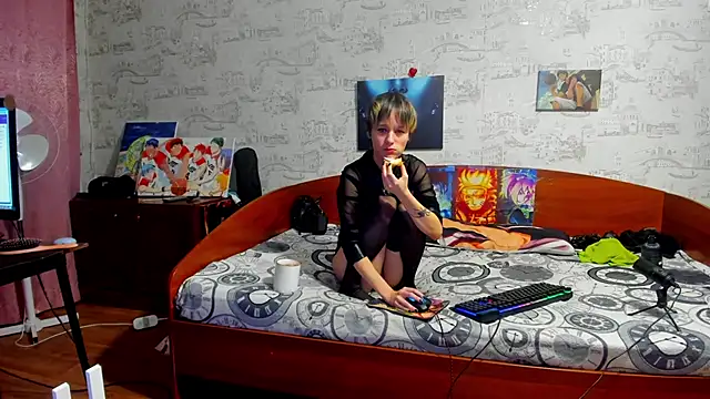 Snapshot of KagamiTayga chatting on 11/18/25, 02:49 KagamiTayga online show from 11/18/25, 02:49