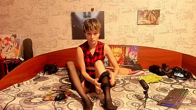 Snapshot of KagamiTayga chatting on 10/23/25, 02:32 KagamiTayga online show from 10/23/25, 02:32