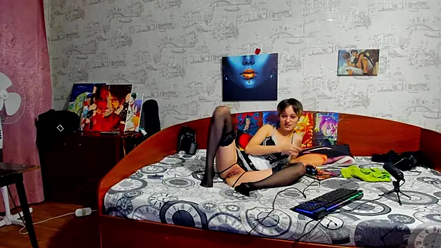 Snapshot of KagamiTayga chatting on 11/10/25, 02:49 KagamiTayga online show from 11/10/25, 02:49