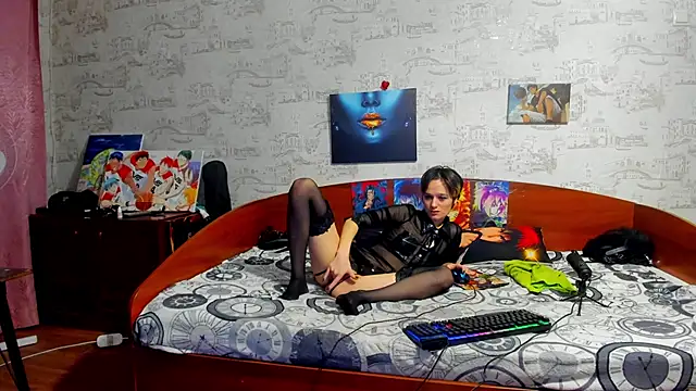 Snapshot of KagamiTayga chatting on 11/21/25, 02:43 KagamiTayga online show from 11/21/25, 02:43