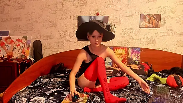 Snapshot of KagamiTayga chatting on 10/29/25, 02:38 KagamiTayga online show from 10/29/25, 02:38