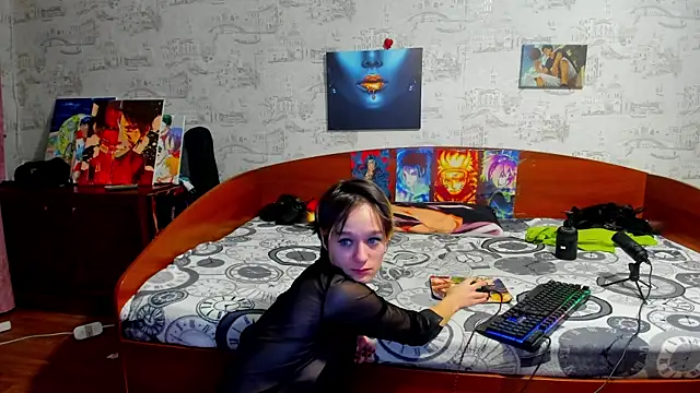 Snapshot of KagamiTayga chatting on 11/14/25, 02:37 KagamiTayga online show from 11/14/25, 02:37