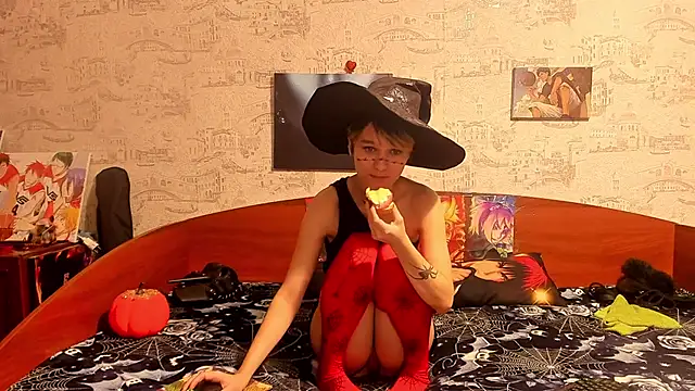 Snapshot of KagamiTayga chatting on 10/30/25, 02:43 KagamiTayga online show from 10/30/25, 02:43