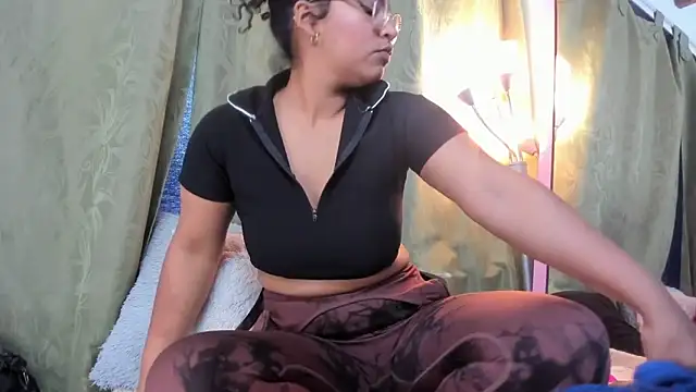 Snapshot of iriss_25 chatting on 03/06/25, 01:57 iriss 25 online show from 03/06/25, 01:57