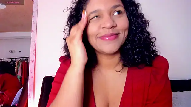 Snapshot of iriss_25 chatting on 10/12/25, 12:39 iriss 25 online show from 10/12/25, 12:39