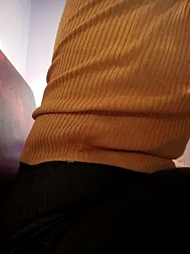 Snapshot of ROXOLANAA_SEXY chatting on 12/01/25, 05:47 ROXOLANAA SEXY online show from 12/01/25, 05:47