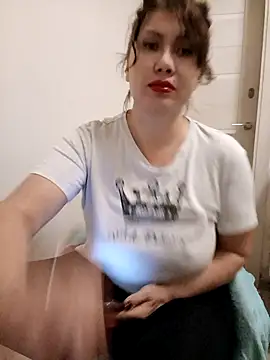 Snapshot of ROXOLANAA_SEXY chatting on 10/21/25, 10:09 ROXOLANAA SEXY online show from 10/21/25, 10:09