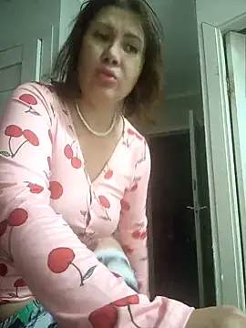 Snapshot of ROXOLANAA_SEXY chatting on 10/28/25, 07:02 ROXOLANAA SEXY online show from 10/28/25, 07:02