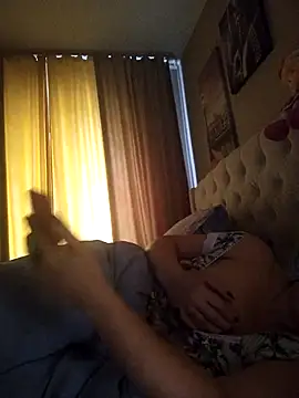 Snapshot of ROXOLANAA_SEXY chatting on 10/21/25, 08:25 ROXOLANAA SEXY online show from 10/21/25, 08:25