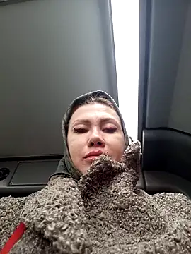 Snapshot of ROXOLANAA_SEXY chatting on 11/14/25, 02:54 ROXOLANAA SEXY online show from 11/14/25, 02:54