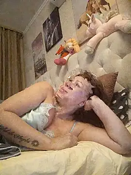 Snapshot of ROXOLANAA_SEXY chatting on 11/16/25, 02:33 ROXOLANAA SEXY online show from 11/16/25, 02:33