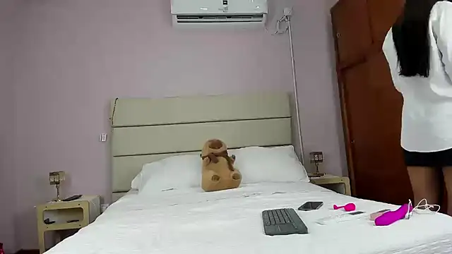 Snapshot of Aurora_Vanir chatting on 03/13/25, 09:48 Aurora Vanir online show from 03/13/25, 09:48