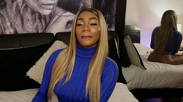 emely brandon online show from 11/07/25, 04:17