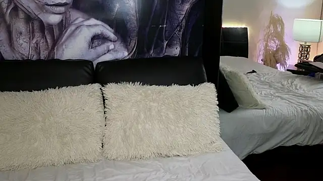 emely brandon online show from 10/13/25, 06:26