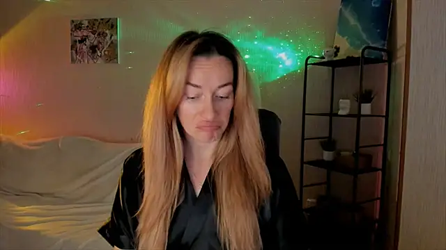 RebeccaMartinez online show from 11/17/25, 10:30