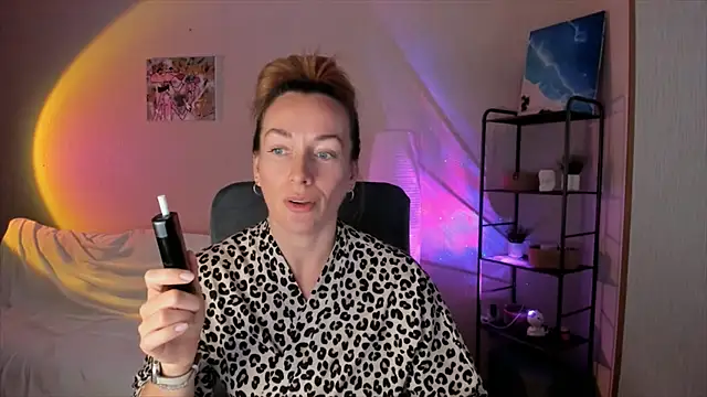 RebeccaMartinez online show from 10/15/25, 10:23