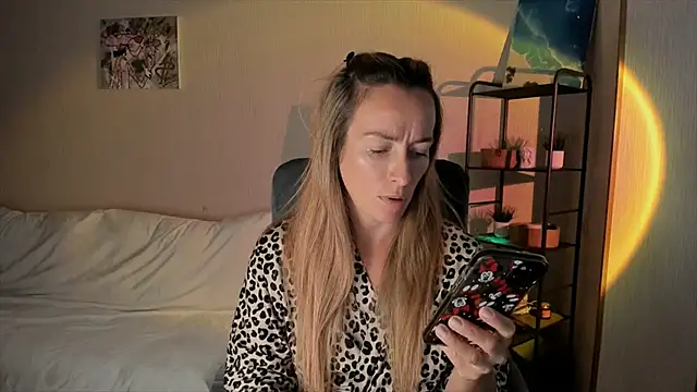 RebeccaMartinez online show from 09/27/25, 07:25