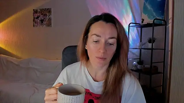 RebeccaMartinez online show from 12/18/25, 07:13