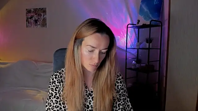 RebeccaMartinez online show from 11/29/25, 07:19