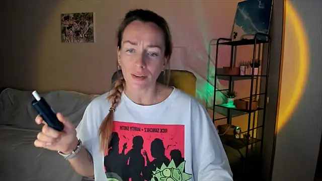 RebeccaMartinez online show from 10/10/25, 11:11