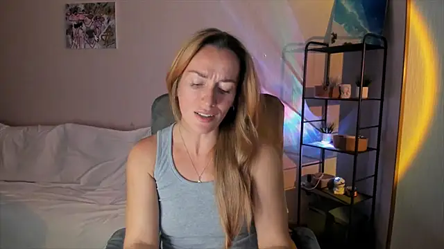 RebeccaMartinez online show from 10/05/25, 11:23