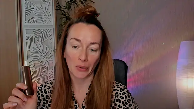 RebeccaMartinez online show from 04/30/26, 10:22