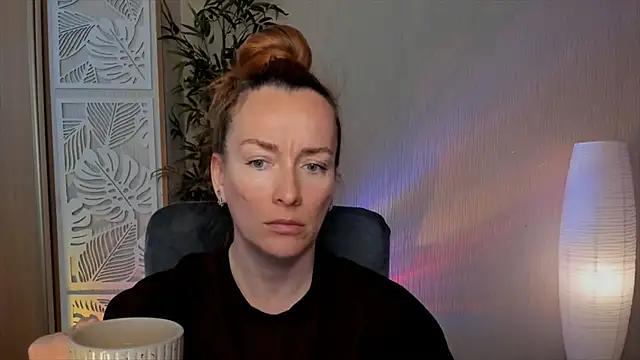 RebeccaMartinez online show from 05/04/26, 06:17