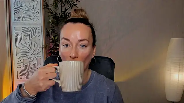 RebeccaMartinez online show from 02/23/26, 06:25