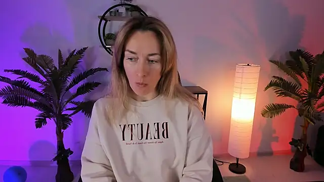 RebeccaMartinez online show from 03/02/25, 05:33