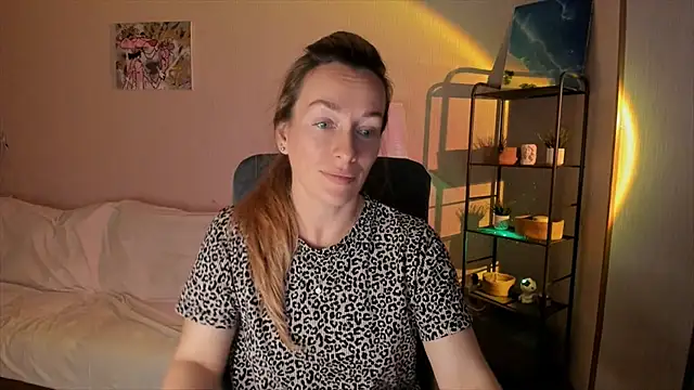 RebeccaMartinez online show from 09/14/25, 10:59