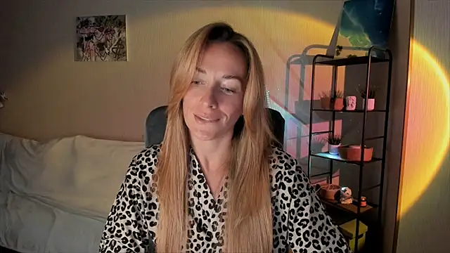 RebeccaMartinez online show from 09/26/25, 07:59