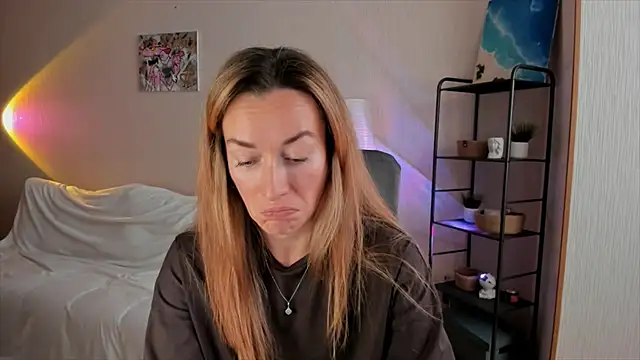 RebeccaMartinez online show from 10/31/25, 08:00