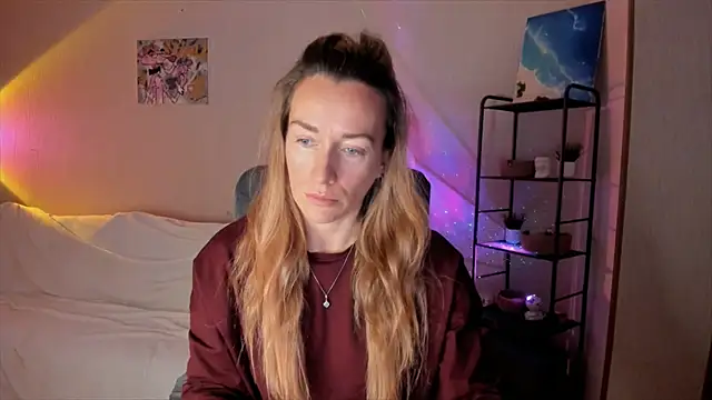 RebeccaMartinez online show from 10/28/25, 11:42