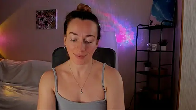 RebeccaMartinez online show from 11/20/25, 06:03