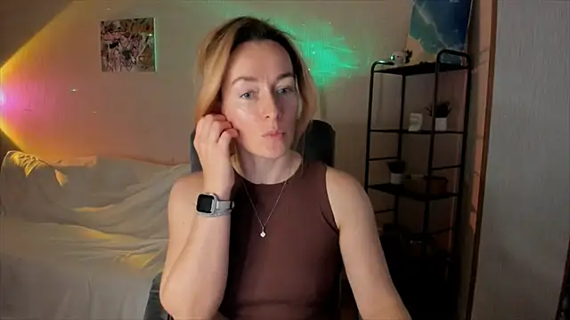 RebeccaMartinez online show from 11/13/25, 08:29