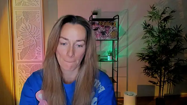 RebeccaMartinez online show from 02/01/26, 06:44