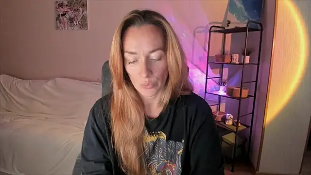 RebeccaMartinez online show from 10/03/25, 12:17