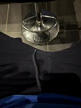 mattexhibe online show from 12/18/25, 07:50