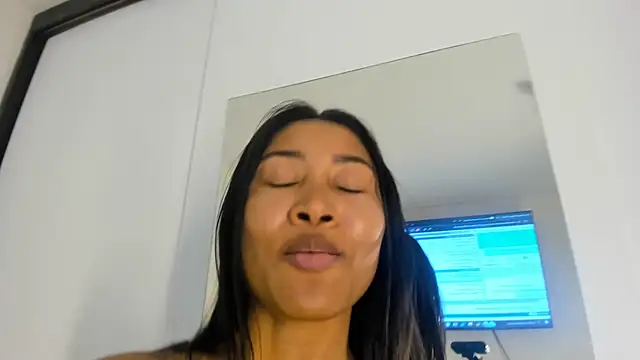 Snapshot of rachel_evansxx chatting on 02/02/25, 09:02 rachel evansxx online show from 02/02/25, 09:02