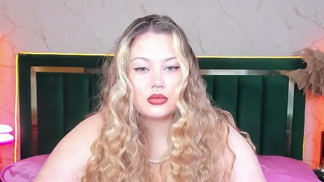 Snapshot of rosal1a chatting on 07/15/26, 05:53 rosal1a online show from 07/15/26, 05:53