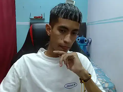 Angelstripboy online show from 03/06/26, 11:44