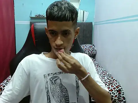 Angelstripboy online show from 10/08/25, 10:10